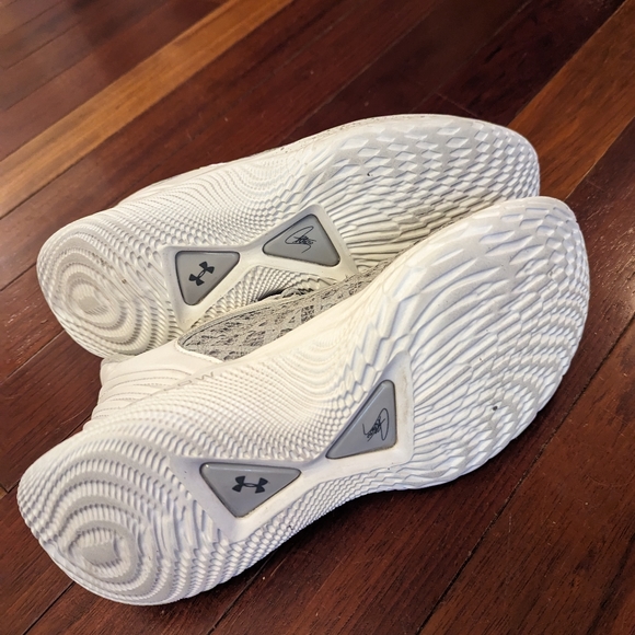 Curry 8 Flow, sz 11 W / 9.5 M - Picture 1 of 10